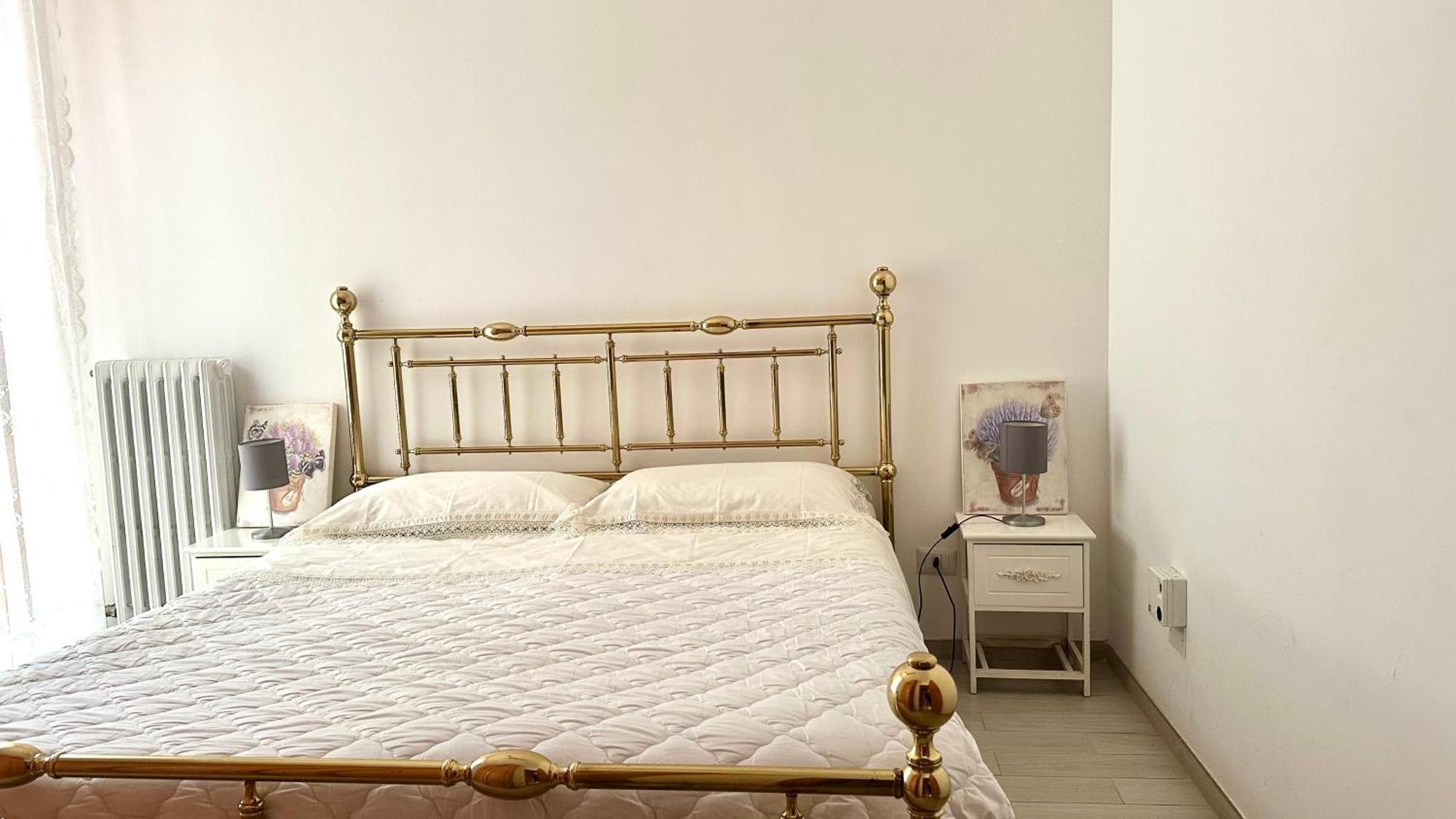 N080 - Numana, Bilocale Con Terrazzo In Centro Apartment Sirolo Bagian luar foto