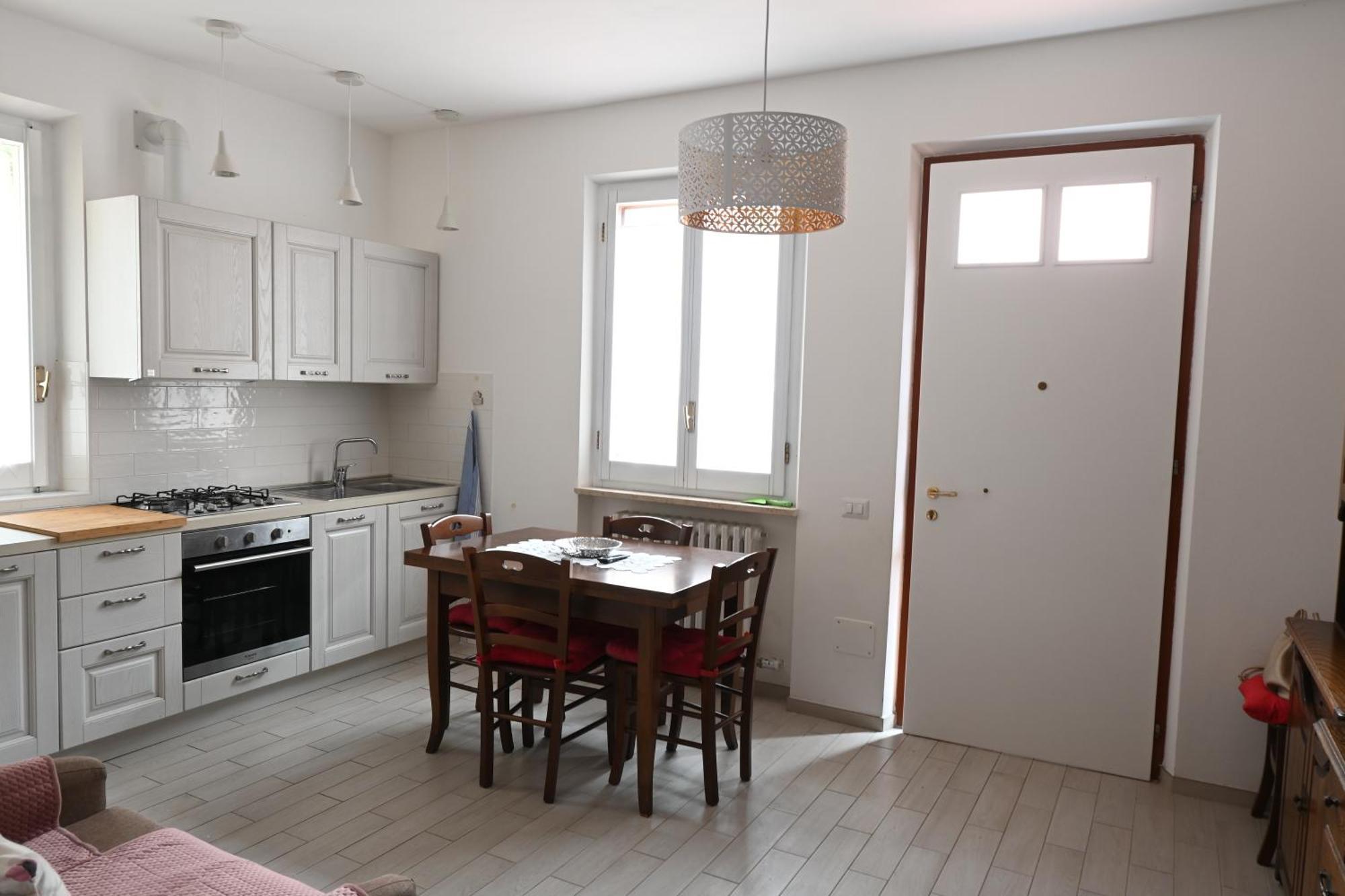 N080 - Numana, Bilocale Con Terrazzo In Centro Apartment Sirolo Bagian luar foto